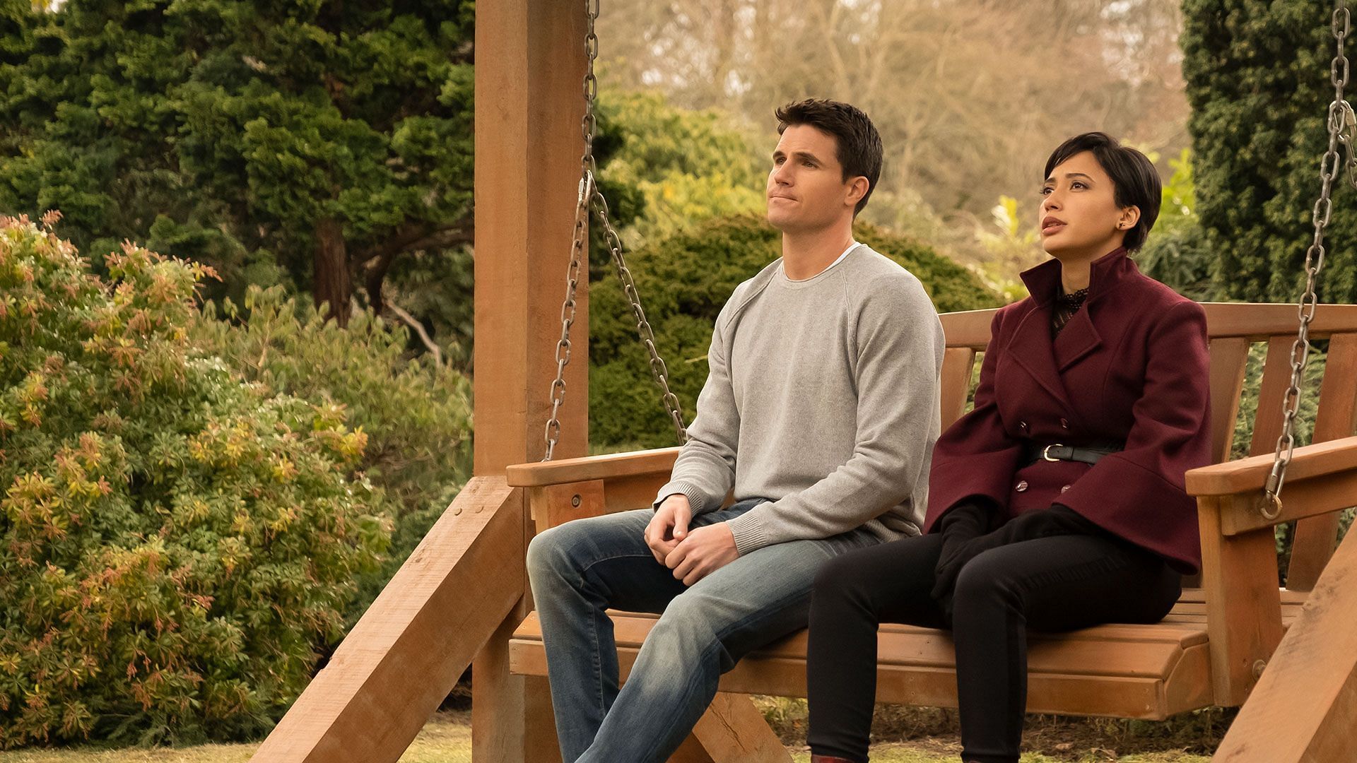 Amell and Allo from the show (Image via Amazon Prime Video)